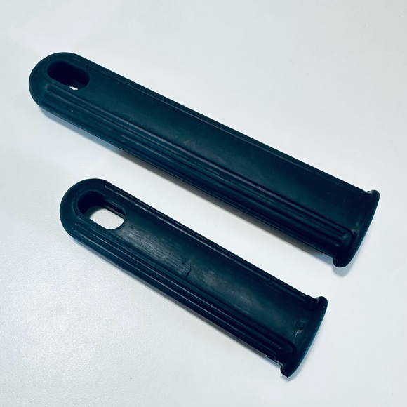 Coolhandle I and Coolhandle II Black silicone set - Picture 2 of 4